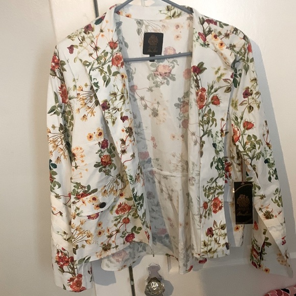 Disney Alice Through the Looking Glass Designer Collection - Picture 1 of 6